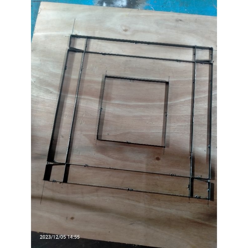

pisau pond/matras kardus ukuran custom UK 20.5 x 20.5 x 3 cm