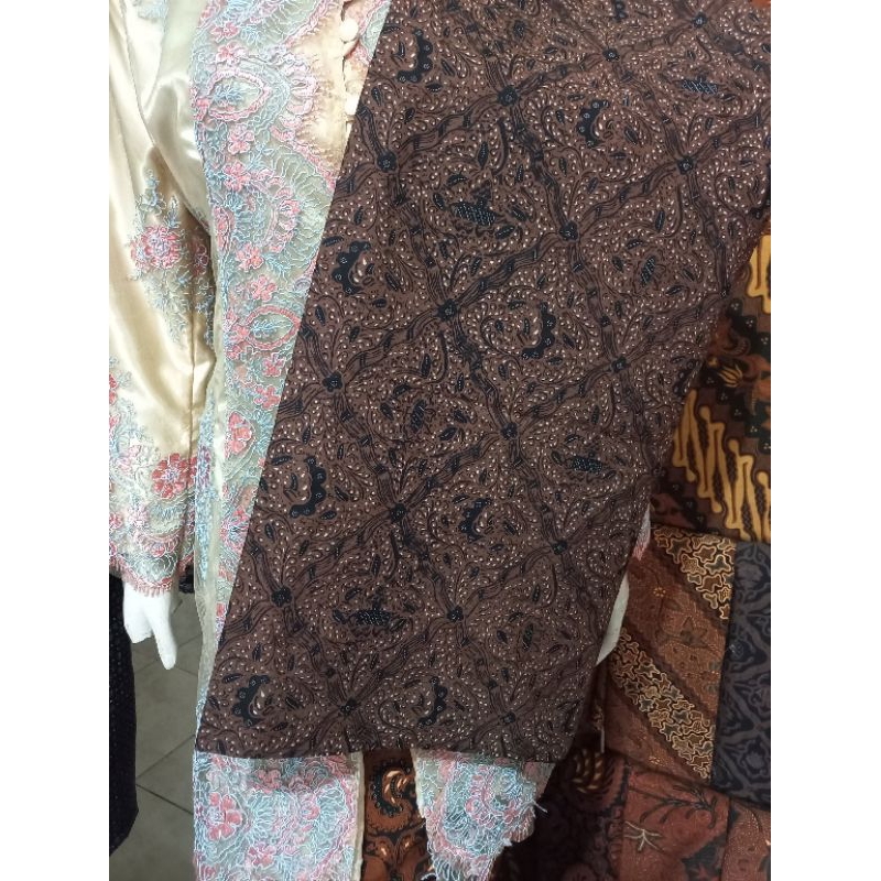 Jarik Rok Wiru dan Selendang Bawahan Tradisional Pengantin Solo Sidomukti Coklat Tua Dagel Sapit Rok