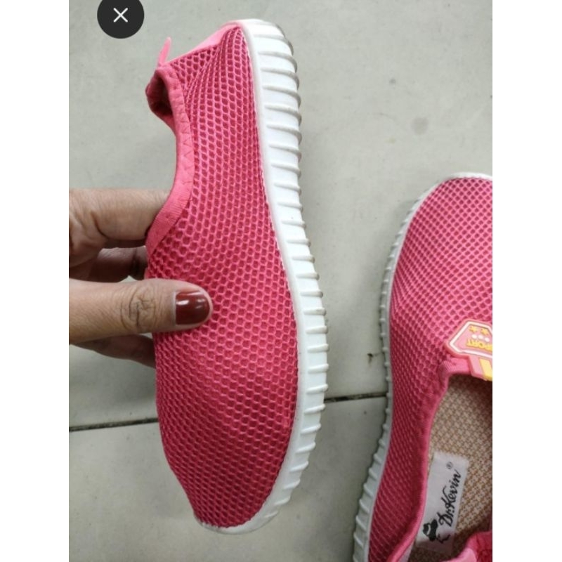 Sneakers Dr.Kevin preloved