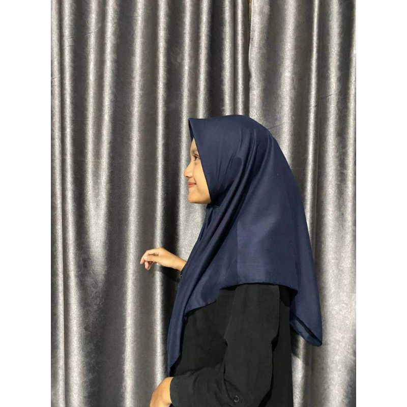 Paris Premium Segi empat paris premium Hijab Sekolah