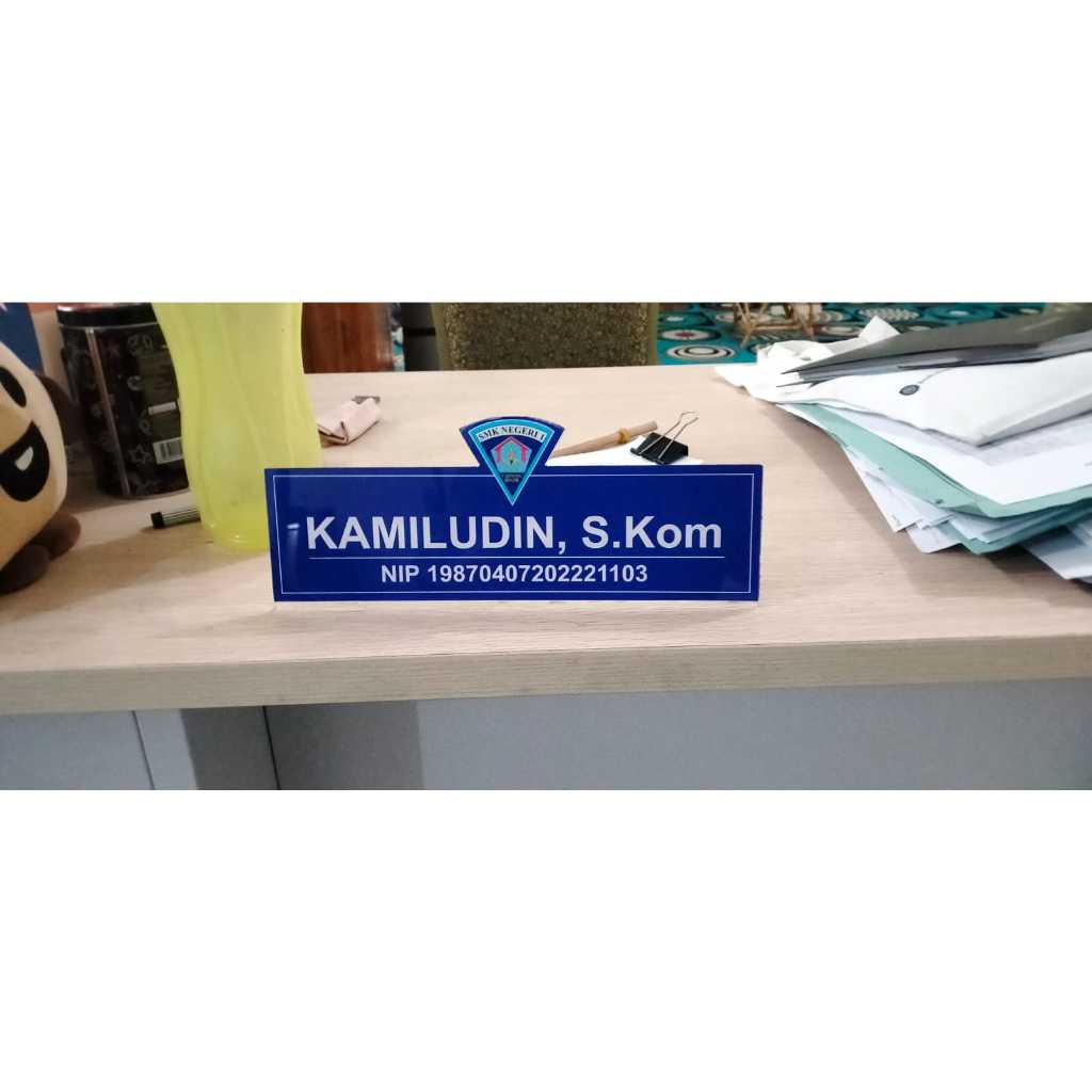 

Papan Nama Meja Akrilik