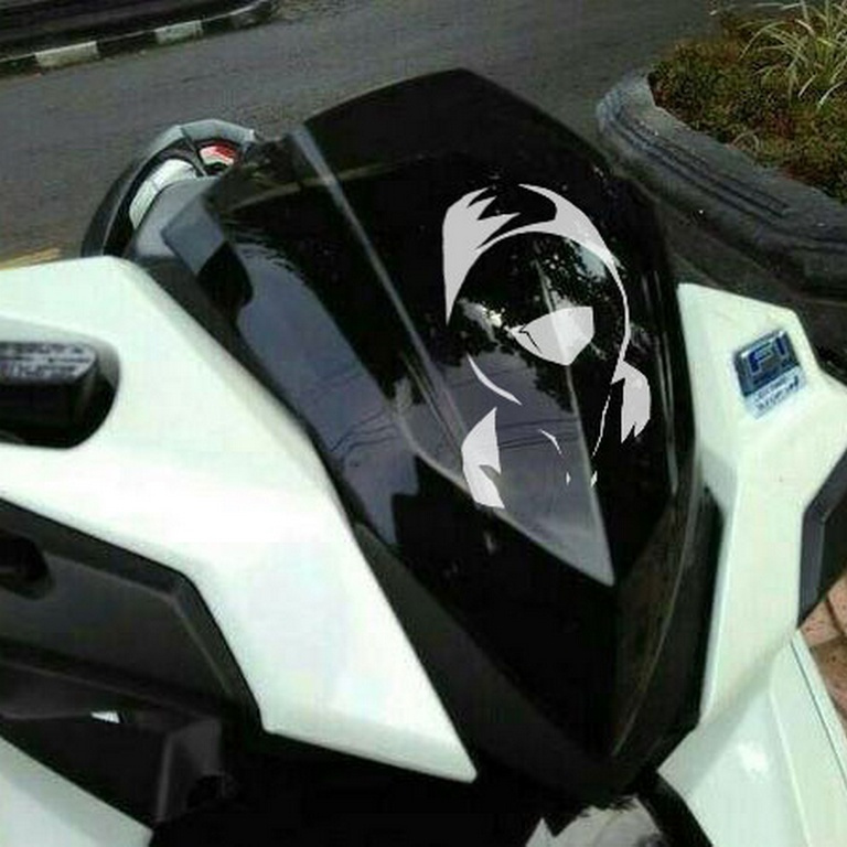 Cutting Stiker Mysterius Hoodie Girl Variasi Motor Mobil Sticker Timbul Keren Nyala Dasbor Spakbor V