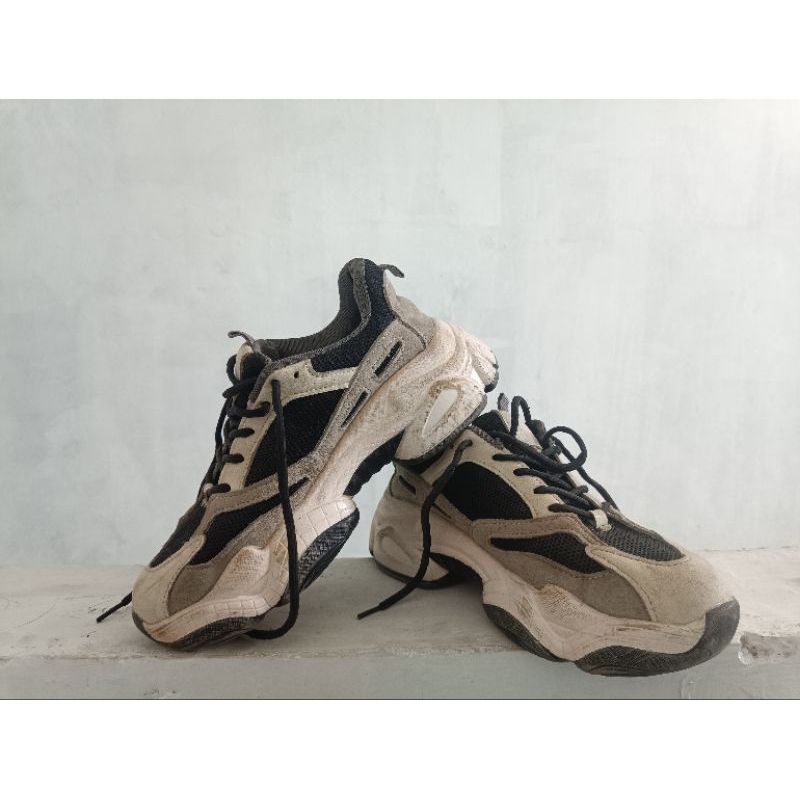 Sepatu ala ala Balenciaga