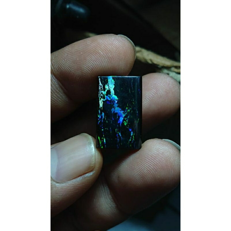 batu opal australia  boulder black matrixs opals