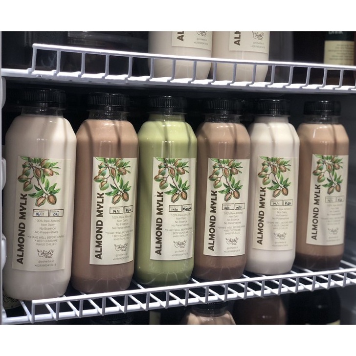 

Terlaku. Homemade Raw Almond Mylk
