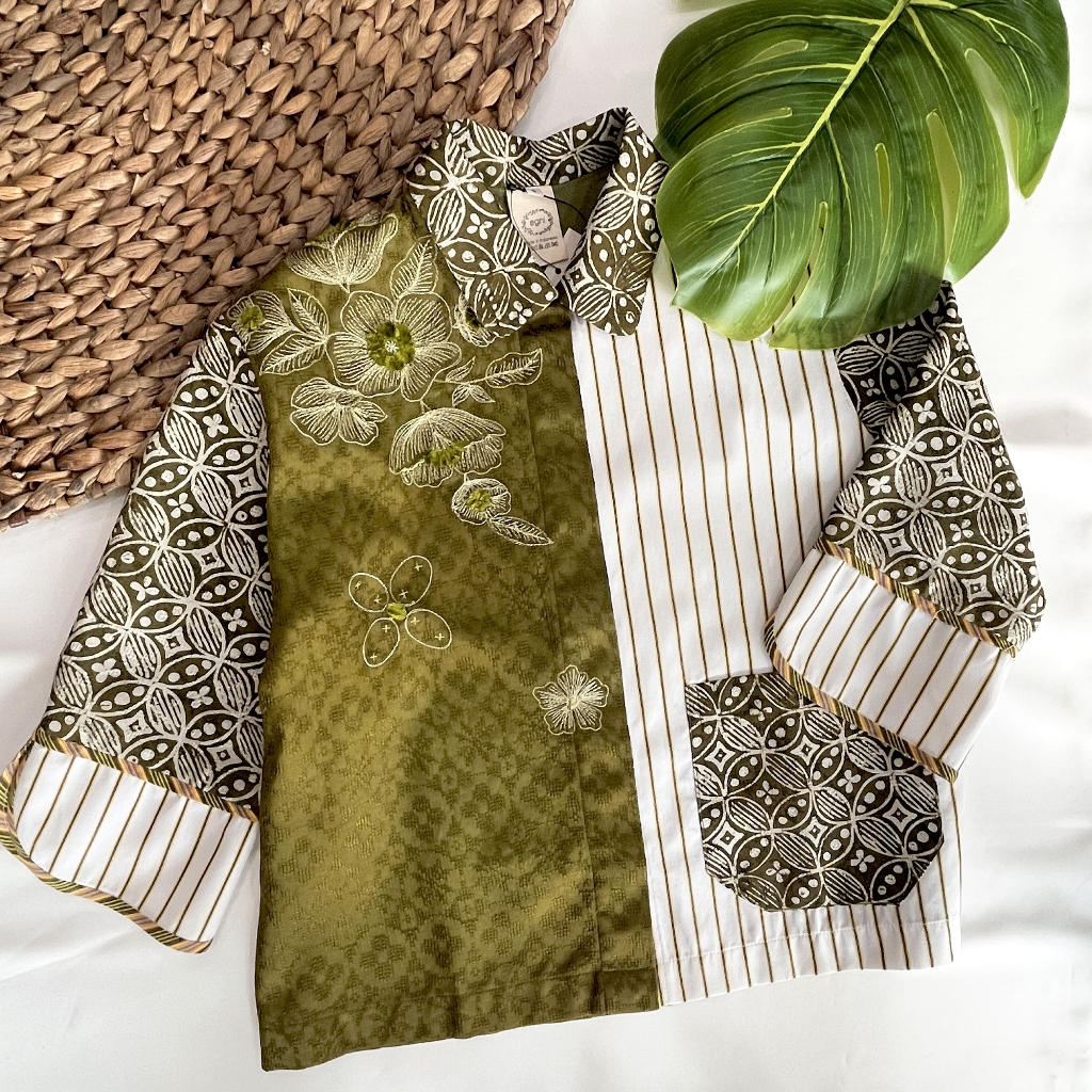 Egni. Batik. Kemeja. Erina top Viscose kawung hijau
