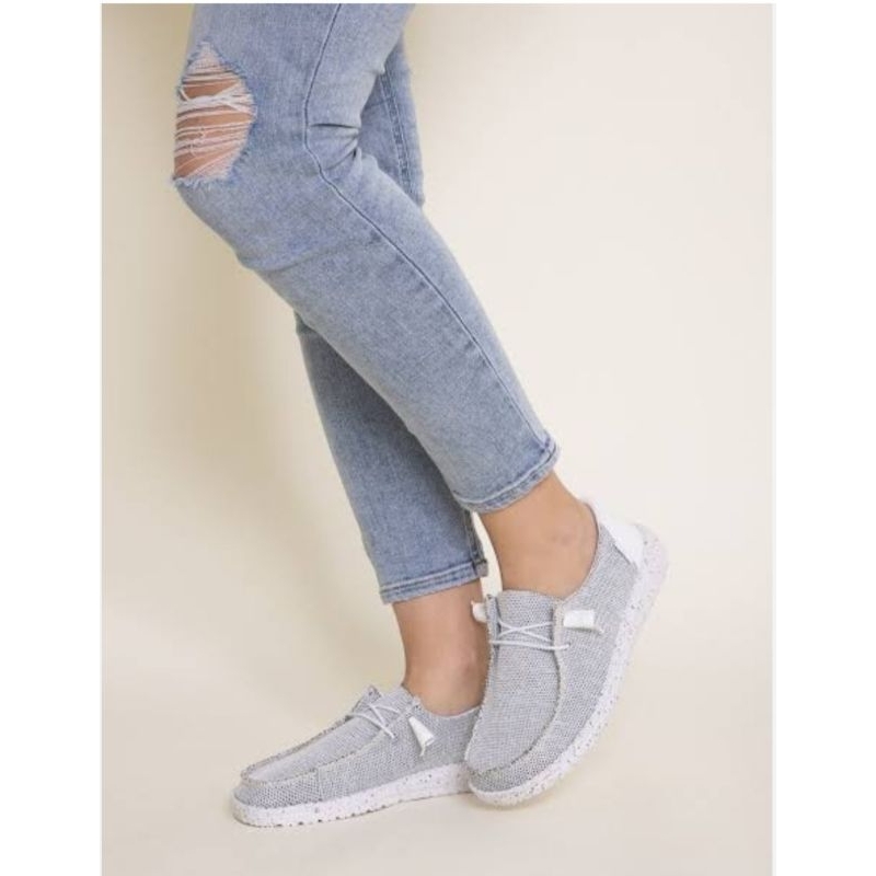 Sepatu Wanita Slip On Hey Dude sisa eksport