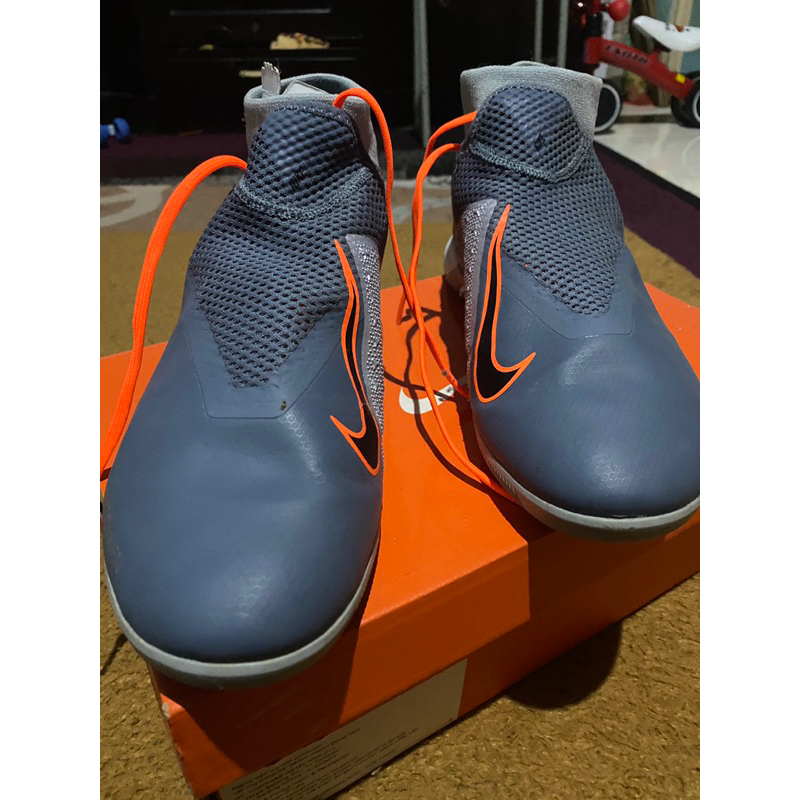 preloved sepatu futsal NIKE PHANTOM VSN ACADEMY