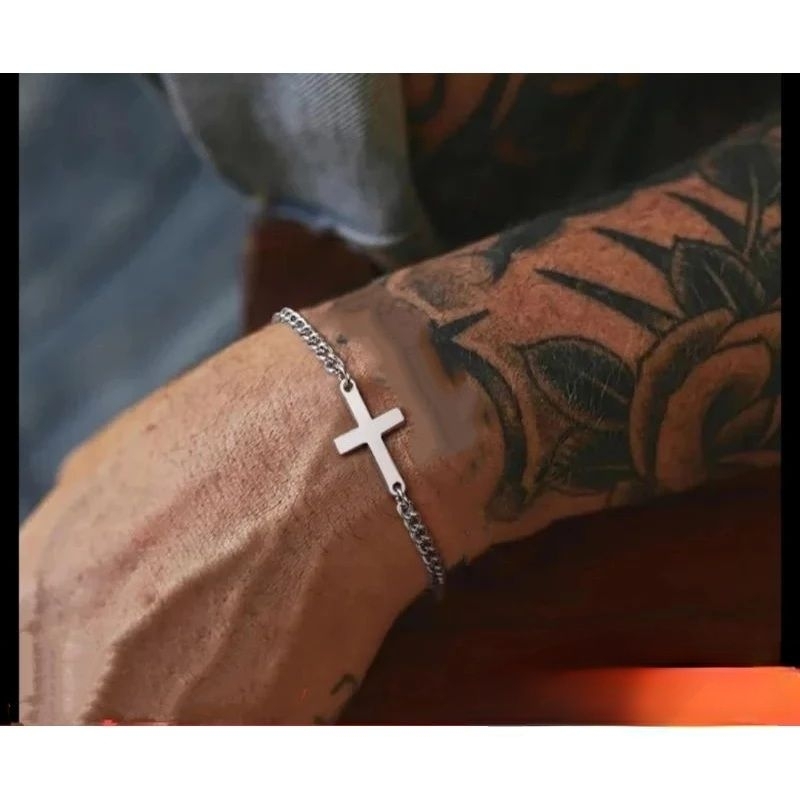 GELANG SALIB RANTAI TITANIUM SILVER ANTI KARAT|GELANG TANGAN TITANIUM RANTAI SALIB SILVER PRIA WANIT