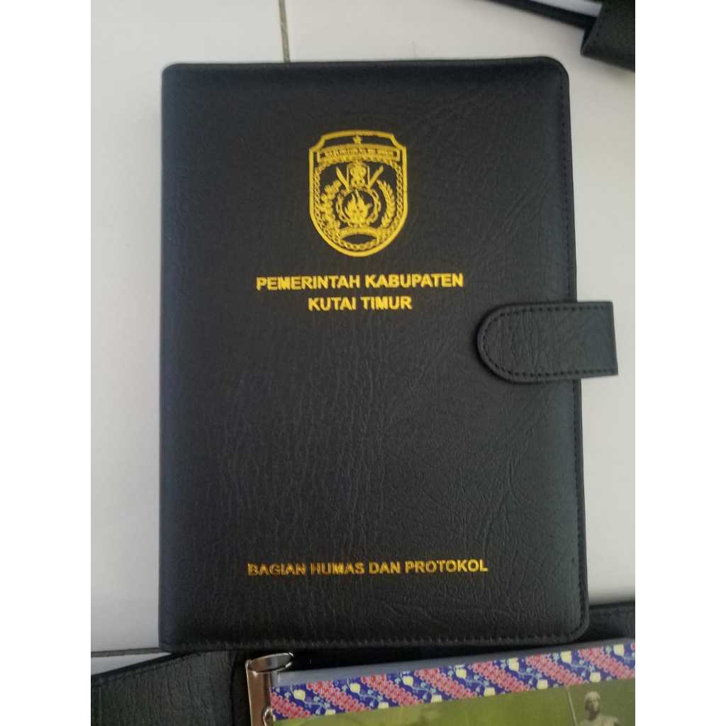 

AGENDA KERJA BINDER MEKANIK SPIRAL BESI UKURAN A5 HOT PRINT EMAS
