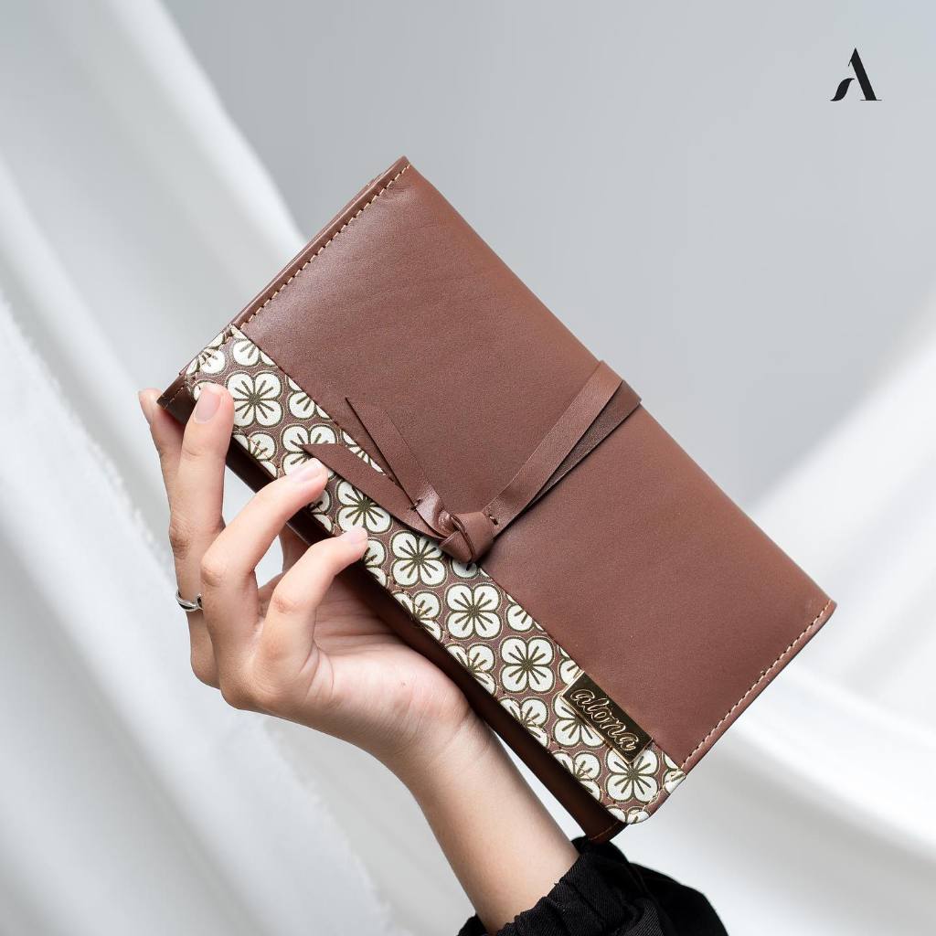Dompet Wanita Lipat Fashion Kulit Sapi Asli Dompet Panjang Perempuan Simple Tipis Elegan Berkualitas