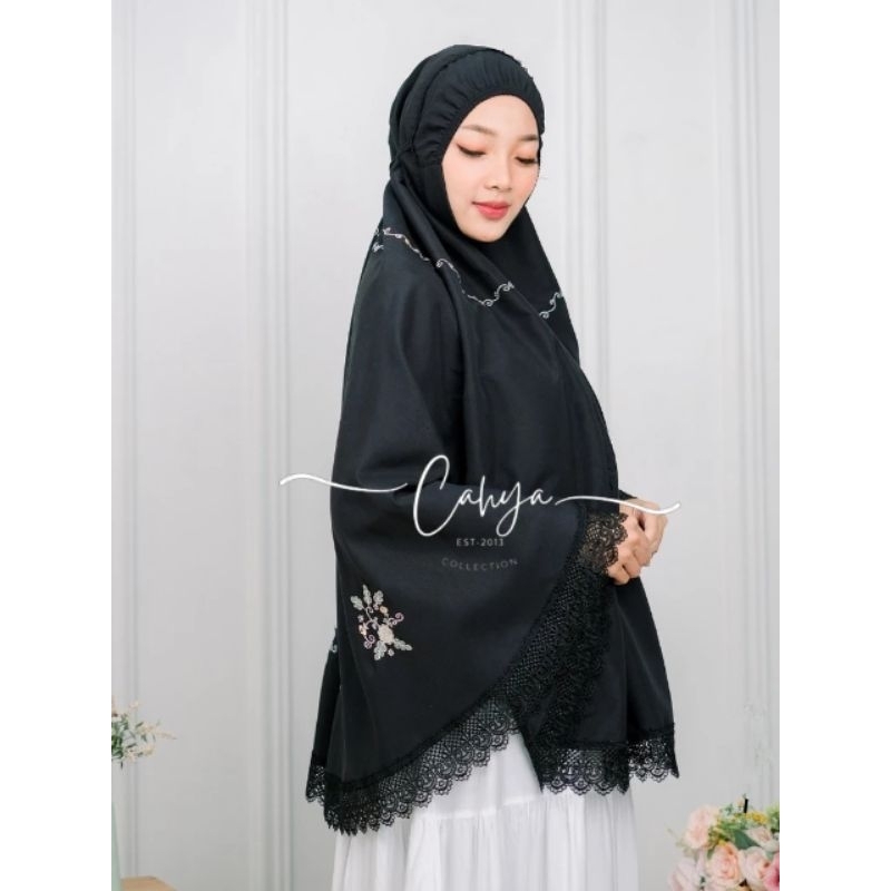 Bergo umroh dan haji jilbab jumbo motif bordir mewah bersaku