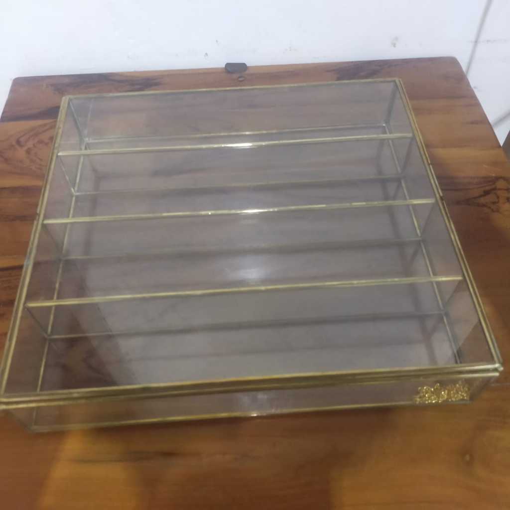 KOTAK SESERAHAN KACA RING SEKAT