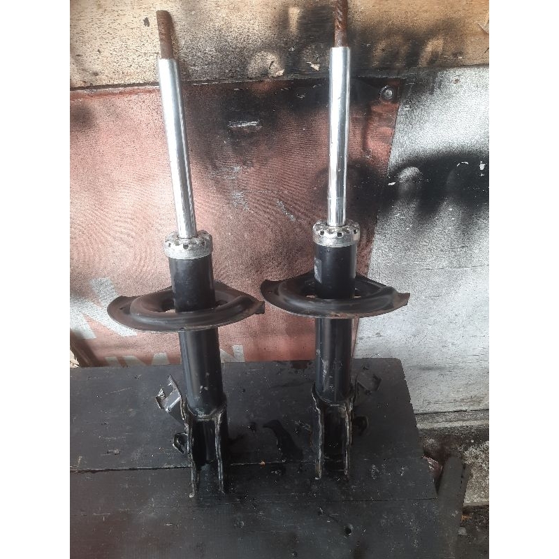 shockbreaker NISSAN SERENA C24