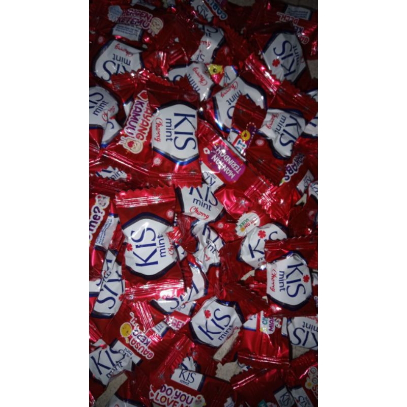 

Permen kiss berat 125 g