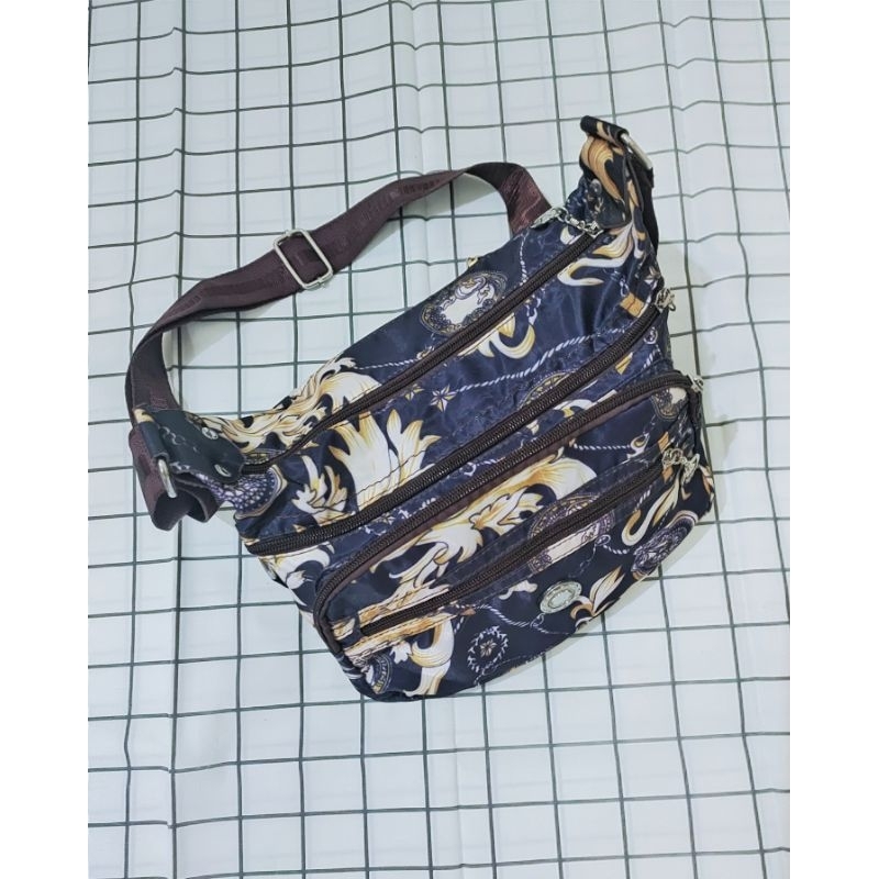 Preloved Tas selempang nilon