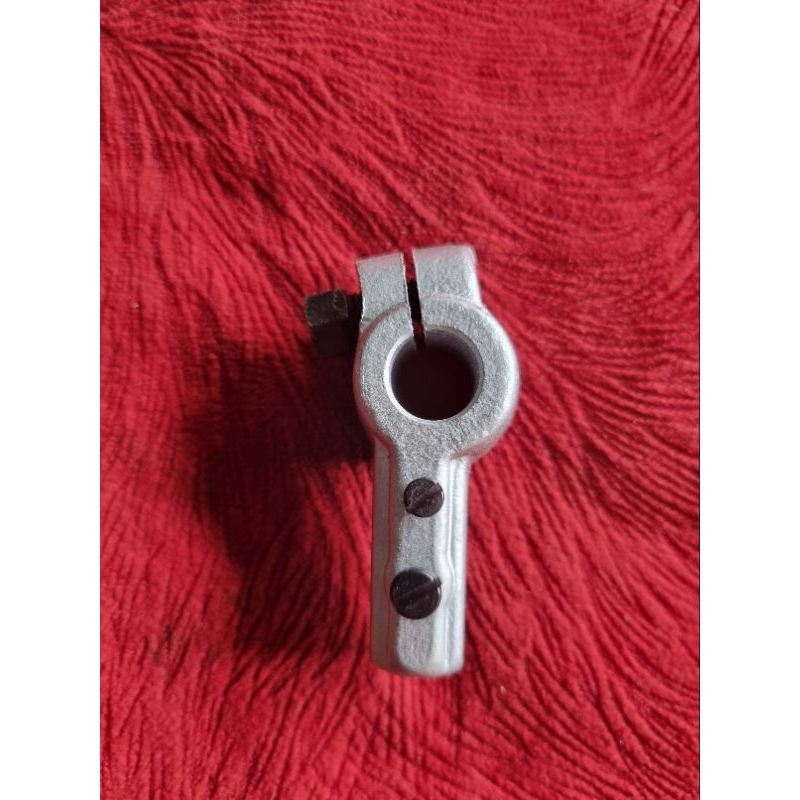 Dudukan loper rante mesin jahit obras pegasus