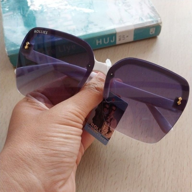 Kaca mata hitam/ kaca mata gaya/ kaca mata Fashion/ Kaca mata pantai/ kaca mata wanita