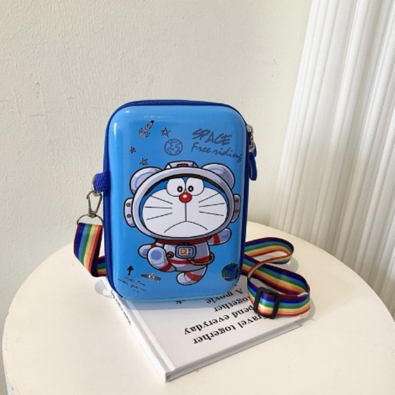 Tas Selempang Anak Doraemon / Tas Mini anak / Tas anak plastik hardcase / hardcase doraemon / Tas se
