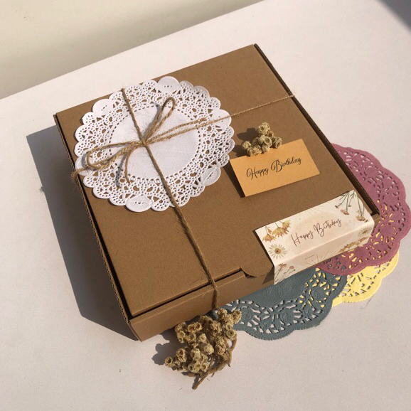 

Kotak Kado 20,5x20x5 cm / Box Hampers / Gift Box / Paket Lengkap / Kotak Kado Easthetic / Packaging Hadiah / Bungkus Kado