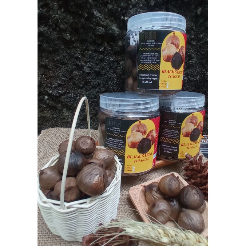 

BLACK GARLIC TUNGGAL JUMBO PREMIUM 250gr-BAWANG HITAM LANANG JUMBO