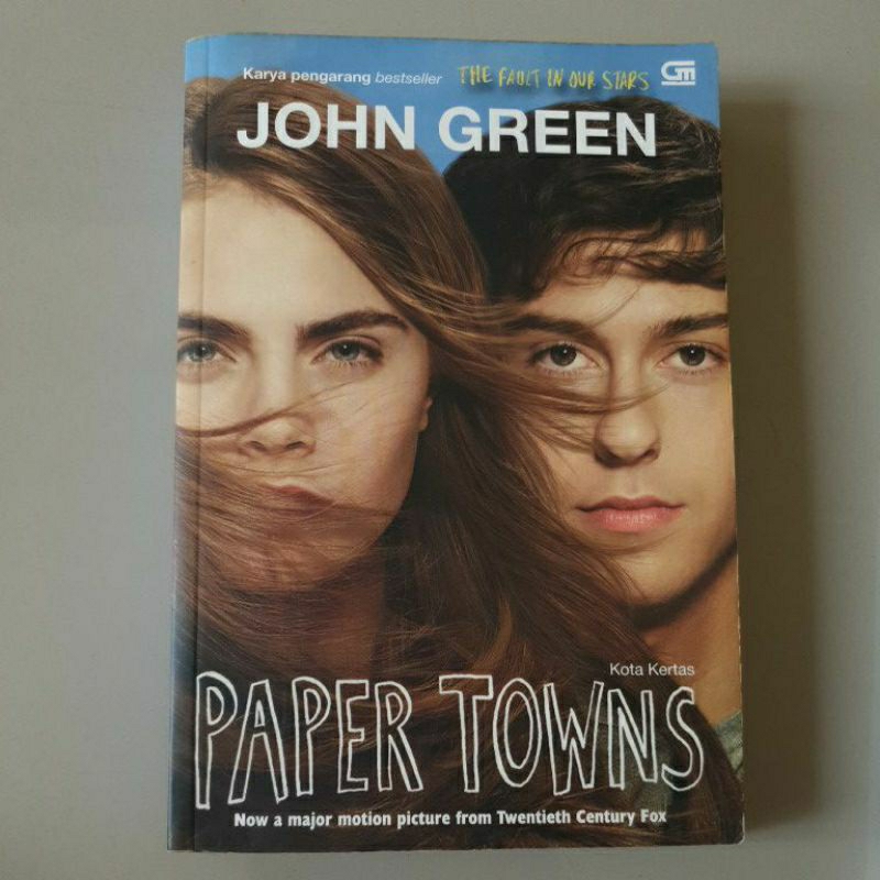 Buku Paper Towns