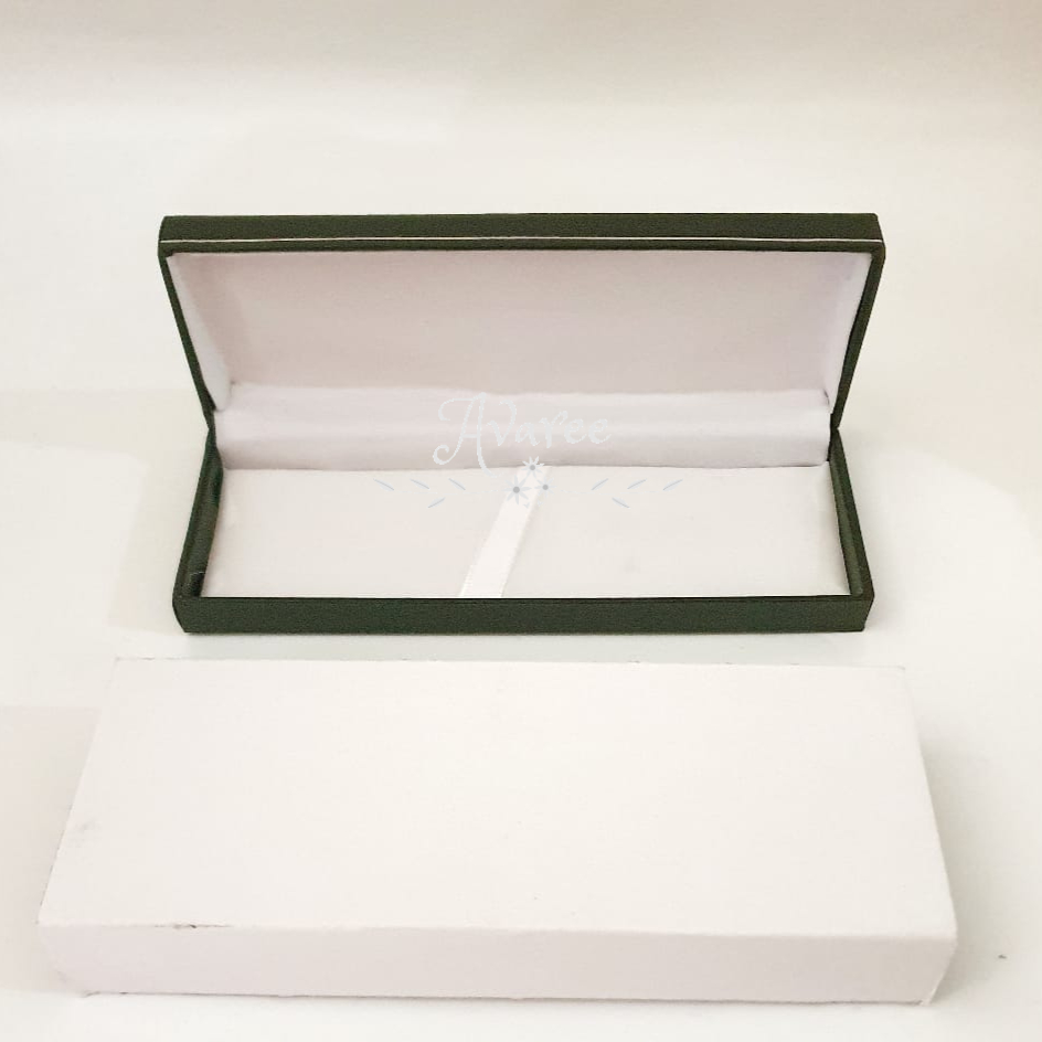 

Box Pulpen Ekslusif / Kotak Pulpen Ekslusif Kain Putih
