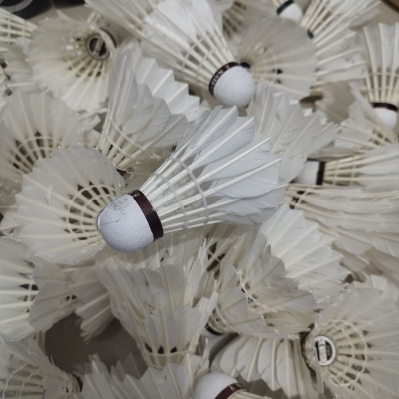 BOLA BADMINTON SHUTTLECOCK BEKAS