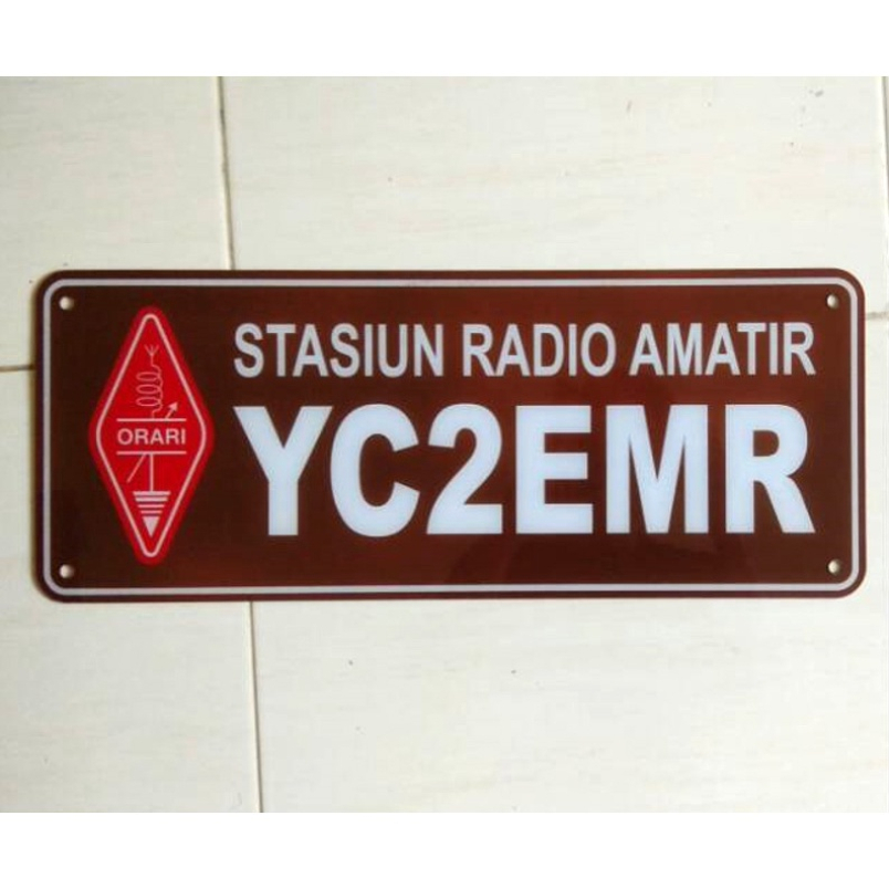 

PAPAN CALLSIGN ORARI - AKRILIK 50 X 20 CM