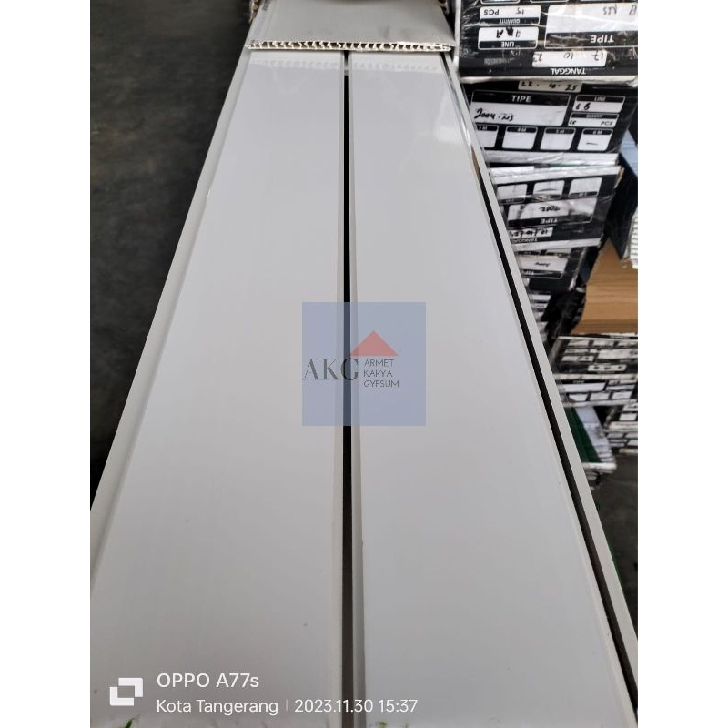 Plafon PVC putih glossy nat silver / Plavon PVC genius ketebalan 8mm (2004 NS)