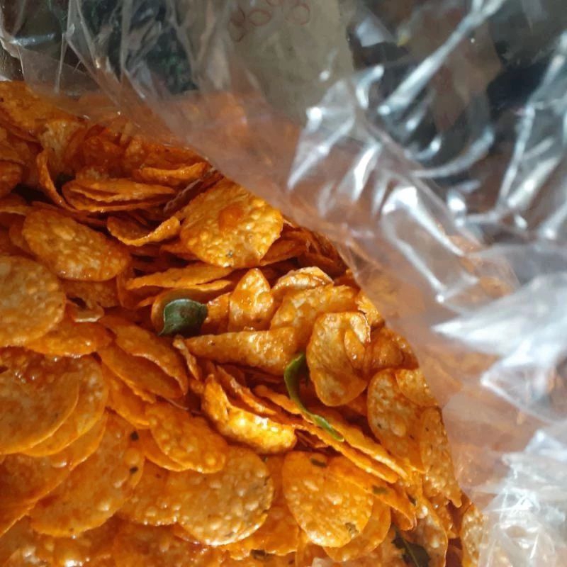 

KERIPIK OPAK GIGA PEDAS MANIS DAUN JERUK KRIPIK CEMILAN KILOAN