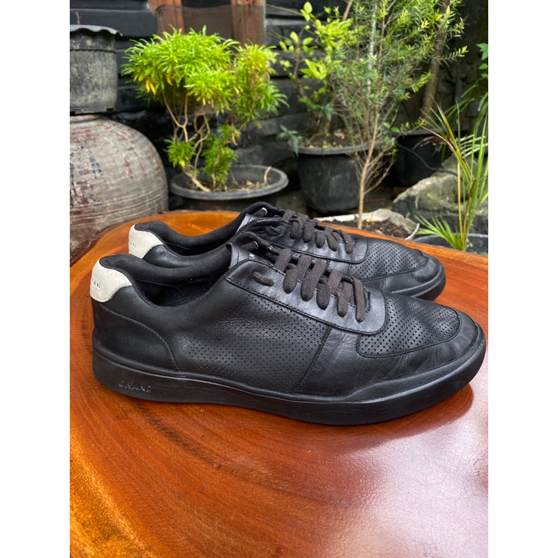 sepatu cole han full Black Size 42