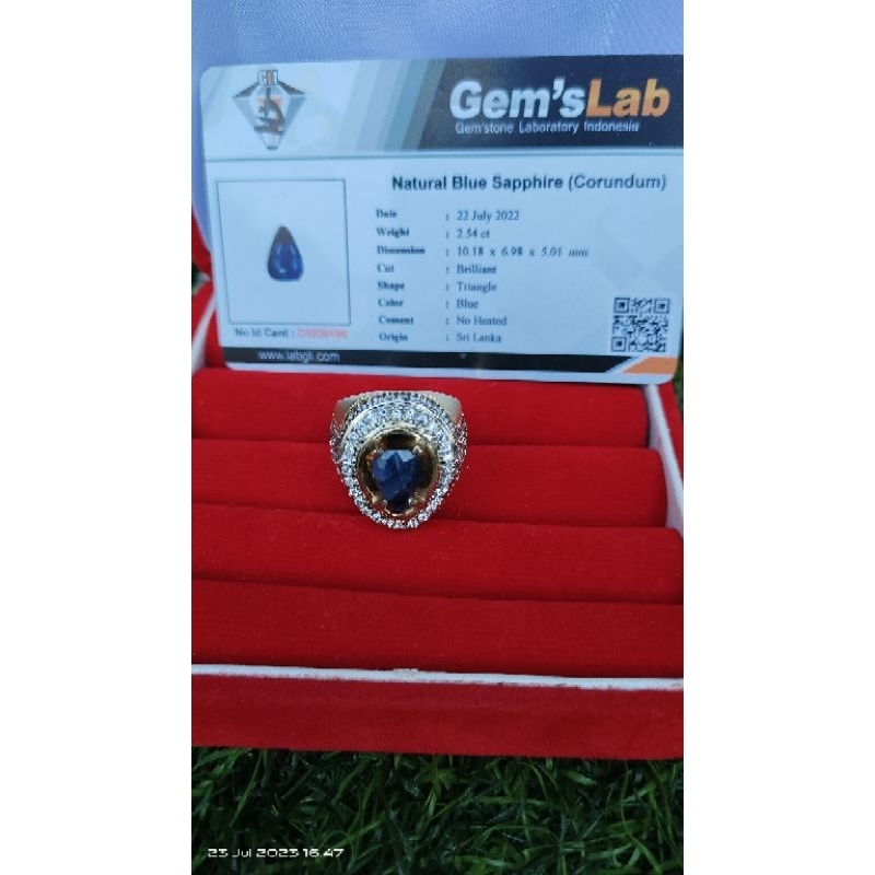 natural blue sapphire