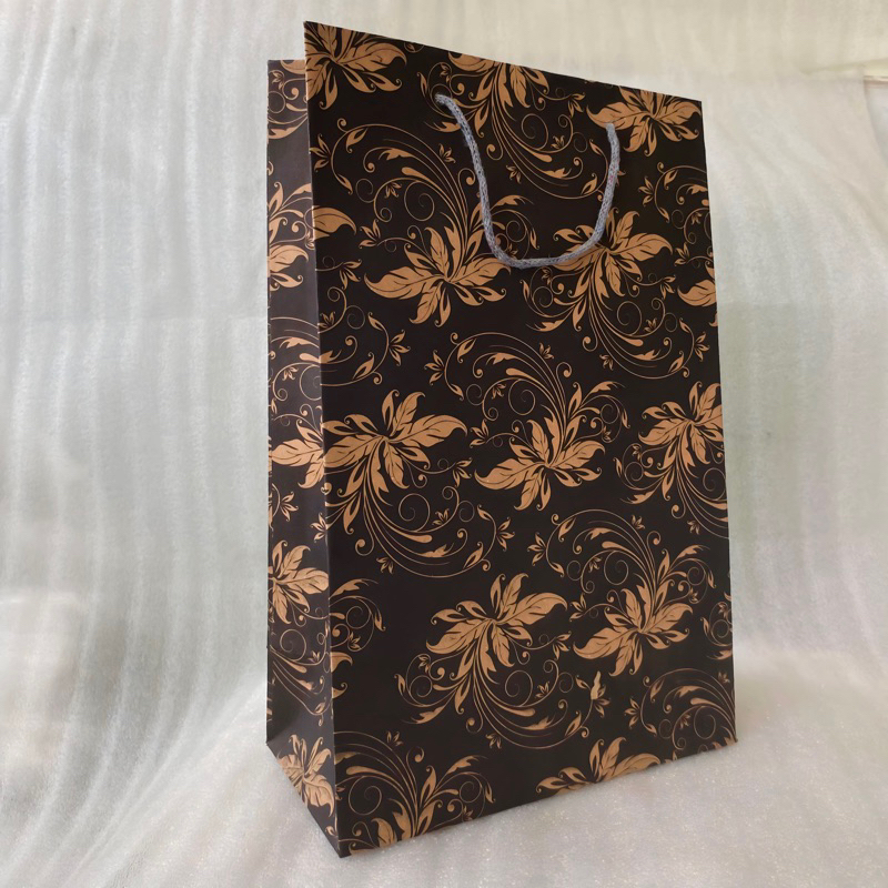 

Paperbag(Motif) ukuran 20x10x30cm (hitam)