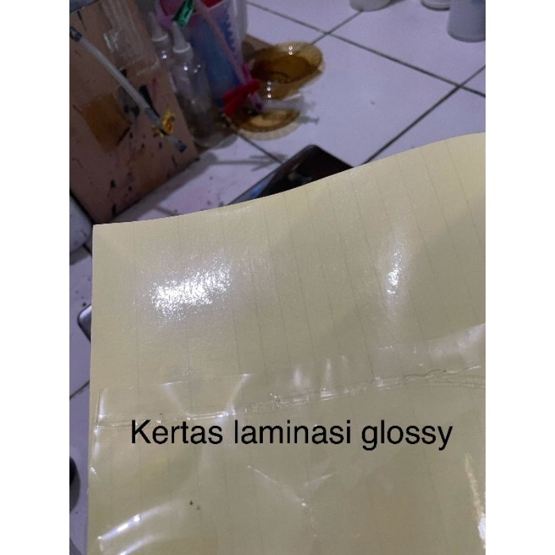

Laminasi Glossy A4 100 GSM Cold Laminating Glossy Film