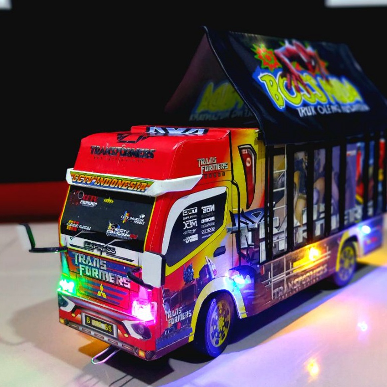 el Keren.. Truk Oleng Mainan Miniatur Truk ada lampu dan terpal KQI