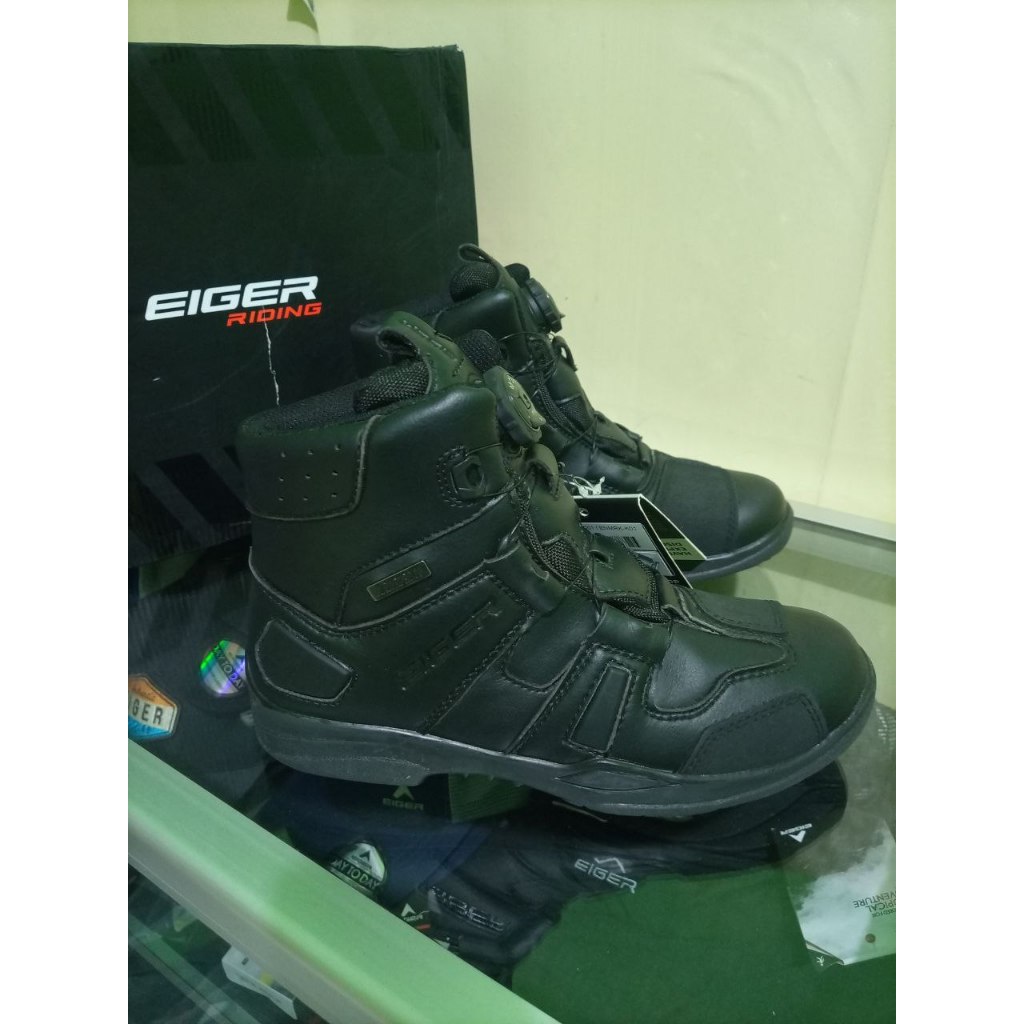 HADES SHOES HITAM SIZE 40