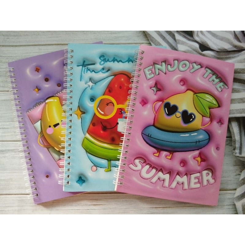

NOTEBOOK A5 SPIRAL A5-3D-2565 MOTIF BUAH/RANDOM ISI KERTAS 48 LEMBAR/MODEL KERTAS BERGARISi