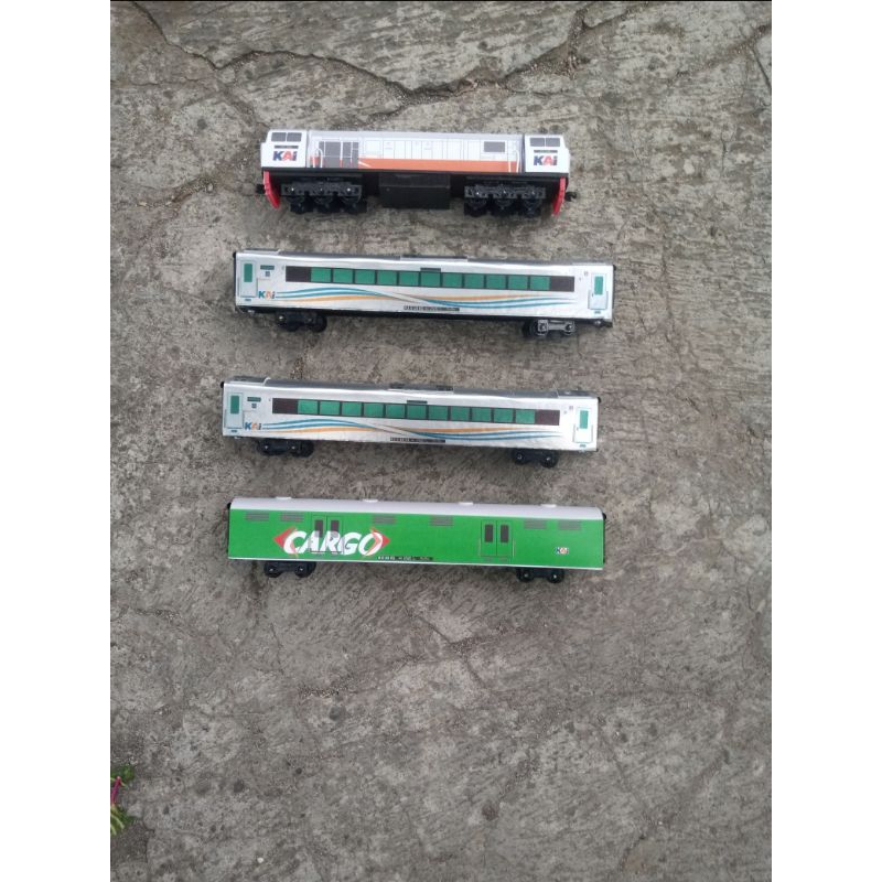 miniatur kereta api skala 1:87
