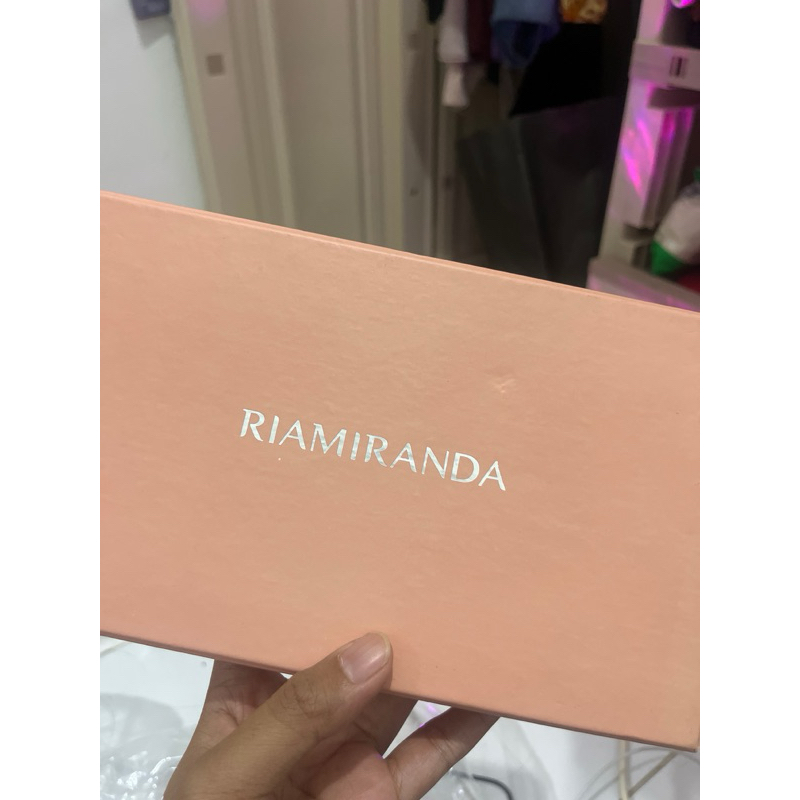 

box Ria Miranda scraves box gift