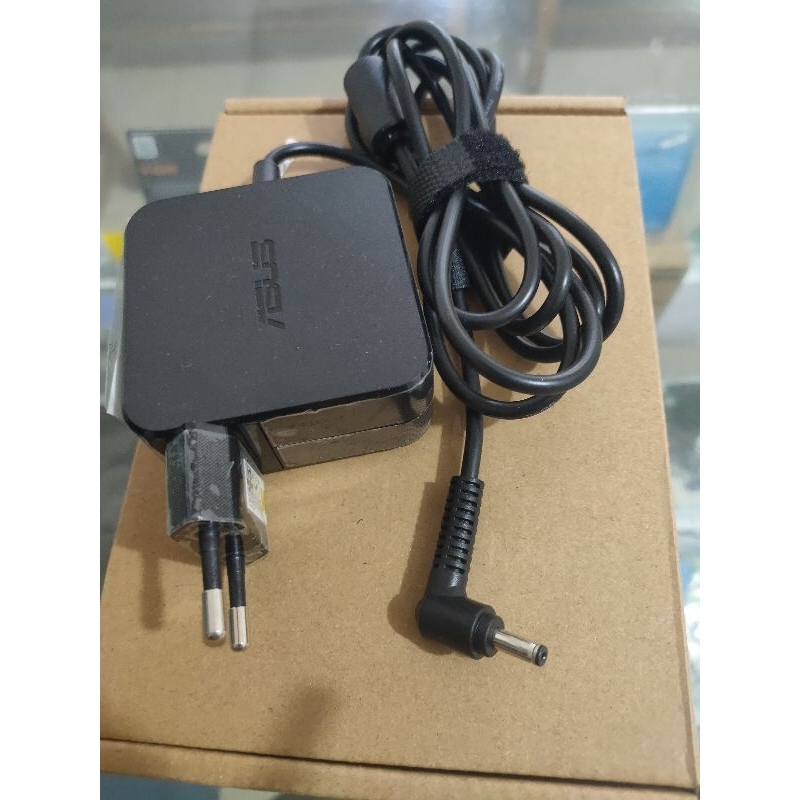 ADAPTOR LAPTOP ASUS 19V~ 1.75A  ORIGINAL COLOKAN KECIL PIN (4.0x1.35) CHARGER NOTEBOOK  CASAN  BENTU