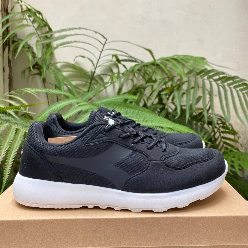 SEPATU DIADORA PRIA DIADORA GOTIC BLACK WHITE SPORTY RUNNING MAN SANTAI ORIGINAL COD