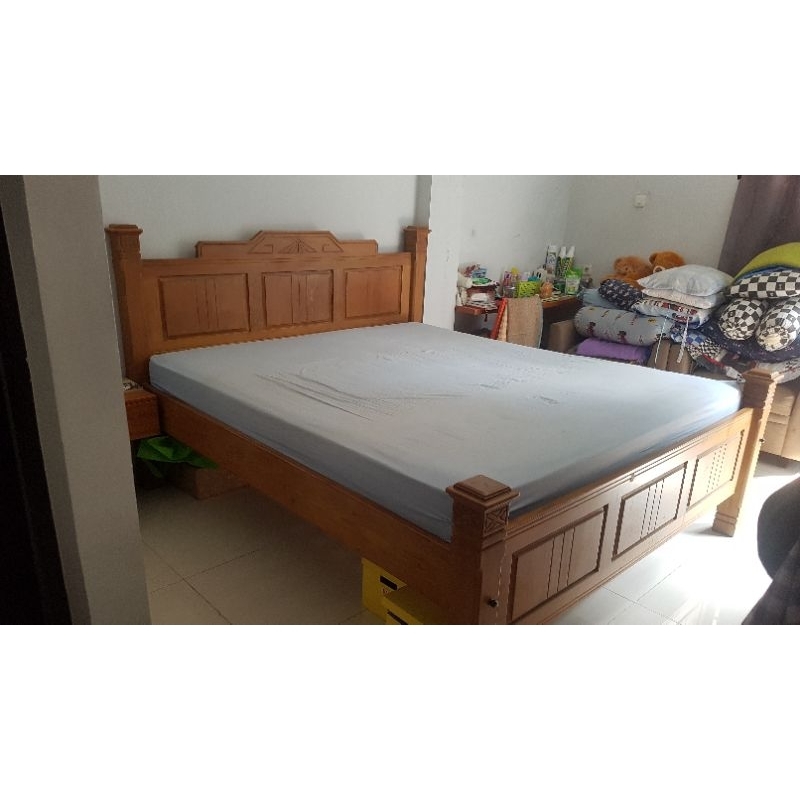 Tempat Tidur Kayu Jati ukuran 180 cm x 200 cm