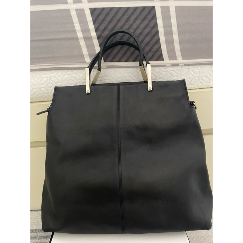 Rouge & Lounge Sling Bag - Kondisi Baik