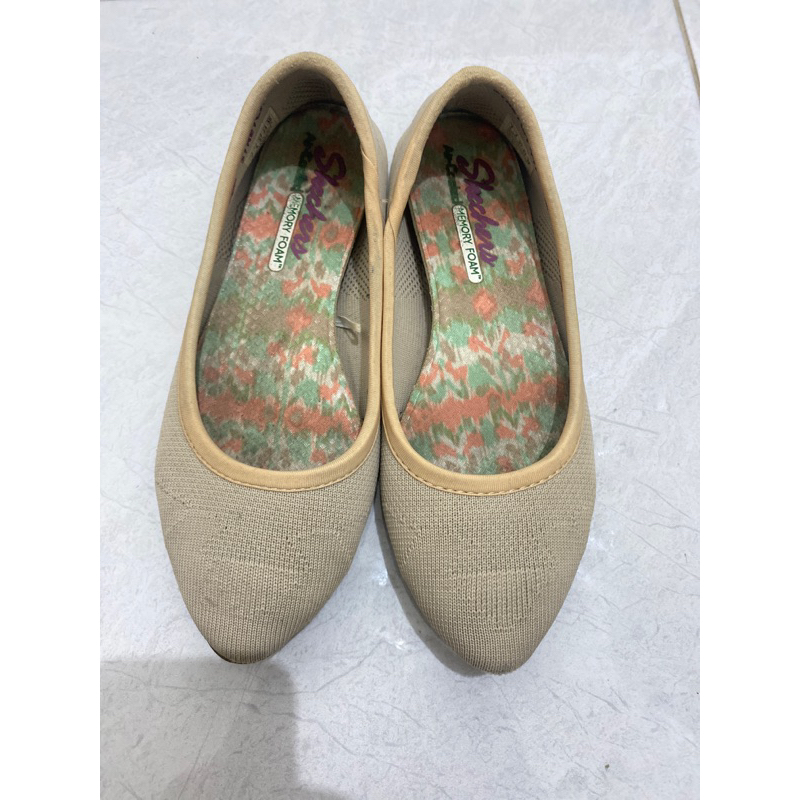 preloved skechers flat shoes