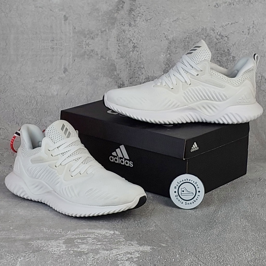 Adidas Alphabounce Beyond Triple White dan Adidas Alphabounce Beyond Black