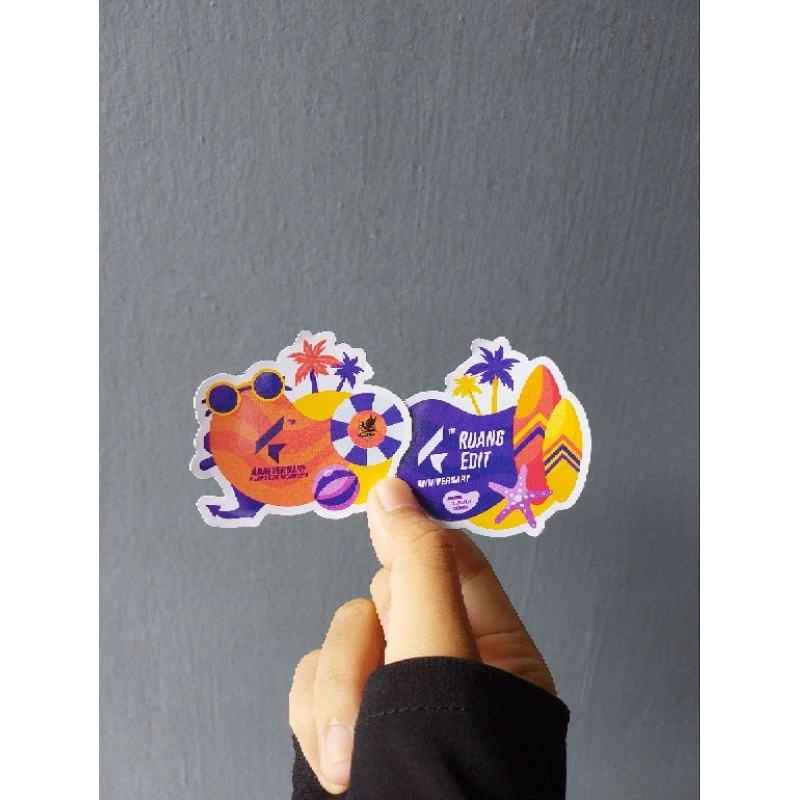 

[FREE CUTTING] Custom Sticker Glossy Vinyl Waterproof (hrg untuk 1 set ukuran A4)