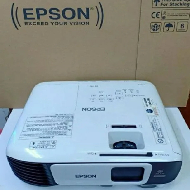 Proyektor Epson U-42 / U42