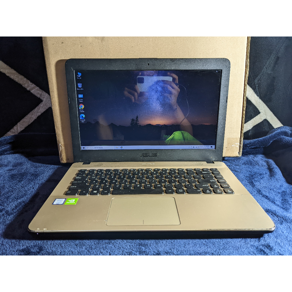 Laptop Gaming Desain Vivobook 14 X441U Core i3 7020U Nvidia