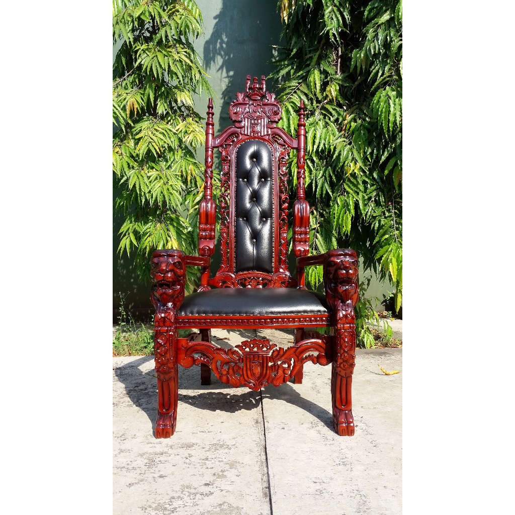 Kursi Singgasana Raja Ukiran Kepala Singa Pada Lengan